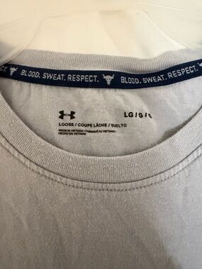 Under Armour Men's Loose Crew Neck T-Shirt - Light Gray with Navy Trim